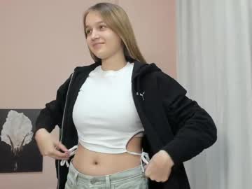 girl
        desireereyes cam image #2960441
