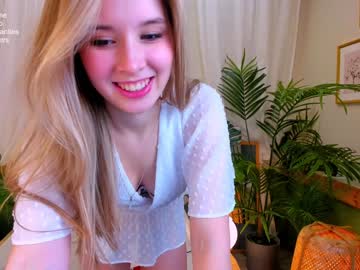 girl
        milablush cam image #355094