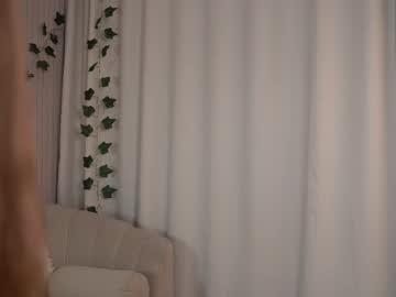 girl
        edithgalpin cam image #6226156