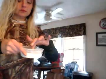 girl
        kipsy420 cam image #6825202