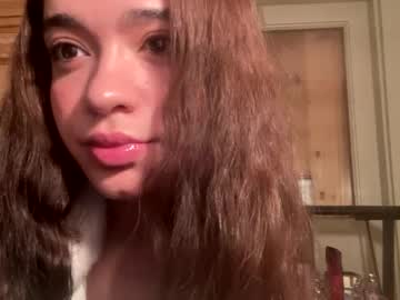 girl
        nycfairybelle cam image #6190794