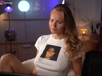 girl
        chillwithkira cam image #2023379