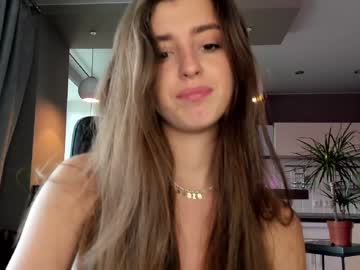 girl
        coy_amina_ cam image #28307
