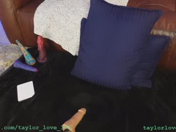 girl
        taylor_love_303 cam image #2860041
