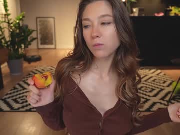girl
        mia_elfie cam image #4638685