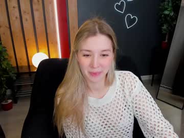 girl
        milablush cam image #3083183