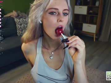 girl
        audreycarvin cam image #4774376