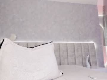 girl
        candyred88 cam image #4423460