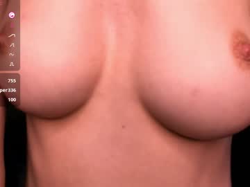 girl
        lauratanguy cam image #5029543