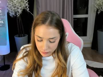 girl
        lori_blush cam image #4987559