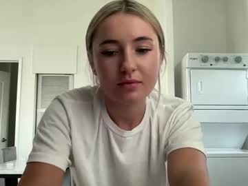 girl
        lilamarie24 cam image #4659436