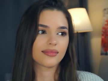 girl
        zarabeamer cam image #6768961