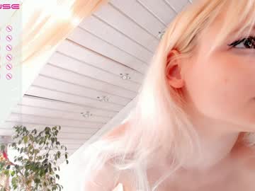 girl
        bettybarnett cam image #1968037