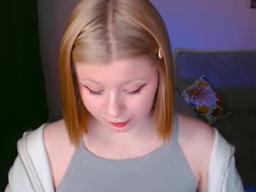 girl
        loraloveu cam image #6121497