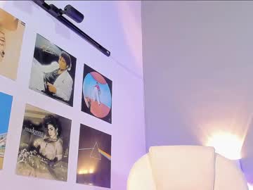girl
        little_effy18 cam image #3301028