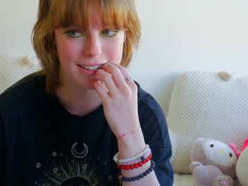 girl
        sisypheanlove cam image #1231163