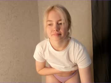 girl
        lexisarah cam image #2650546