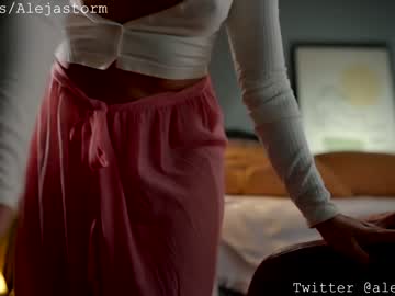 girl
        alejastorm cam image #4229247