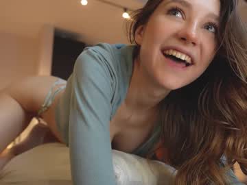 girl
        mia_elfie cam image #3992179