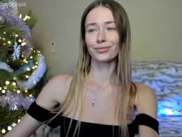 girl
        oksanafedorova cam image #3172131