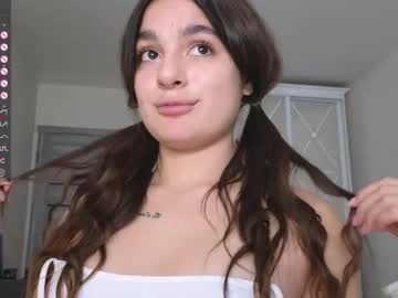 girl
        jessiexxi cam image #5702349