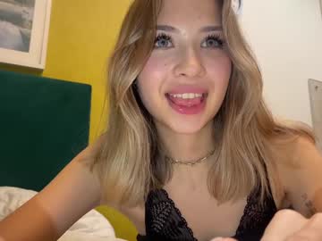 girl
        silk_angell cam image #5390916