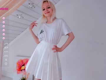 girl
        bettybarnett cam image #1782621