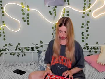 girl
        melissa_babyss cam image #4510992
