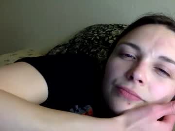girl
        bakedmommy cam image #3009648