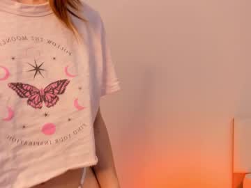 girl
        cyber__love cam image #713760