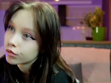 girl
        garynbinford cam image #6685825