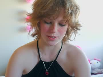 girl
        sisypheanlove cam image #1353659