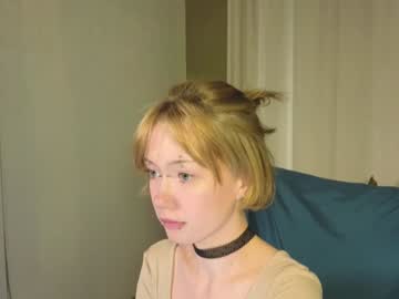 girl
        miliy_ cam image #5720570