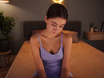 girl
        tessarosse_ cam image #2988578