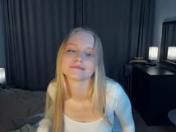 girl
        may_wow cam image #3096596