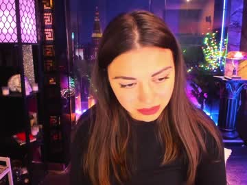 girl
        alma_pearl cam image #252137