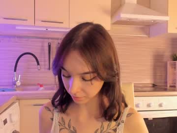 girl
        aimeerogers cam image #1182561