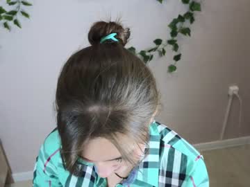 girl
        teresabriggs cam image #2240571