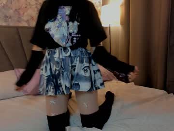 girl
        irisbroyn cam image #2336442
