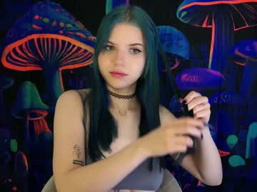 girl
        merciabawden cam image #5976410
