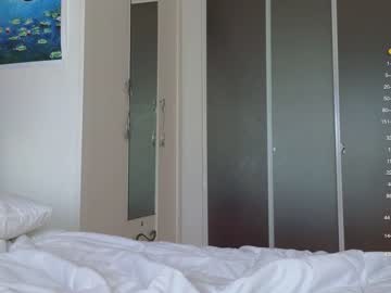 couple
        a_p_p_l_e cam image #3583336