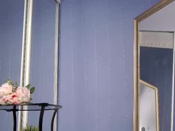 girl
        kriskras__ cam image #6818180