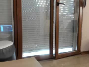 girl
        hotel77777 cam image #1791940