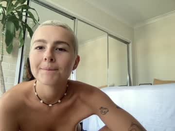 girl
        baldbaddiex cam image #1486650