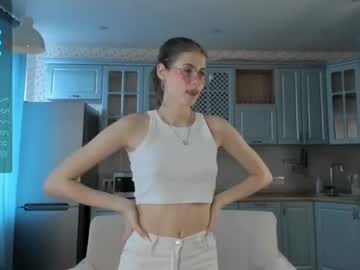 girl
        gellykliar cam image #2744674
