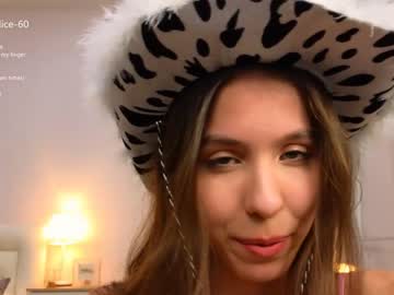 girl
        wanda_robinson cam image #4241453