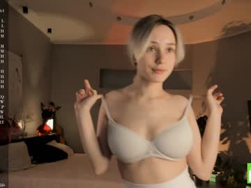 girl
        margarethowell cam image #5509423