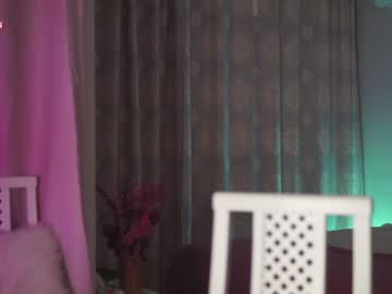 girl
        hoolybunny cam image #2710001