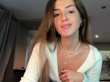 girl
        coy_amina_ cam image #238228