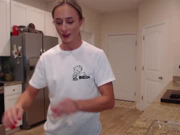 girl
        holihurricane cam image #4775766